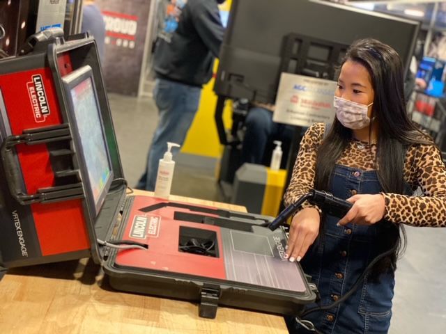 Welding simulator